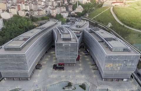 HCC — IST 260 FER SUPERIOR SUITES